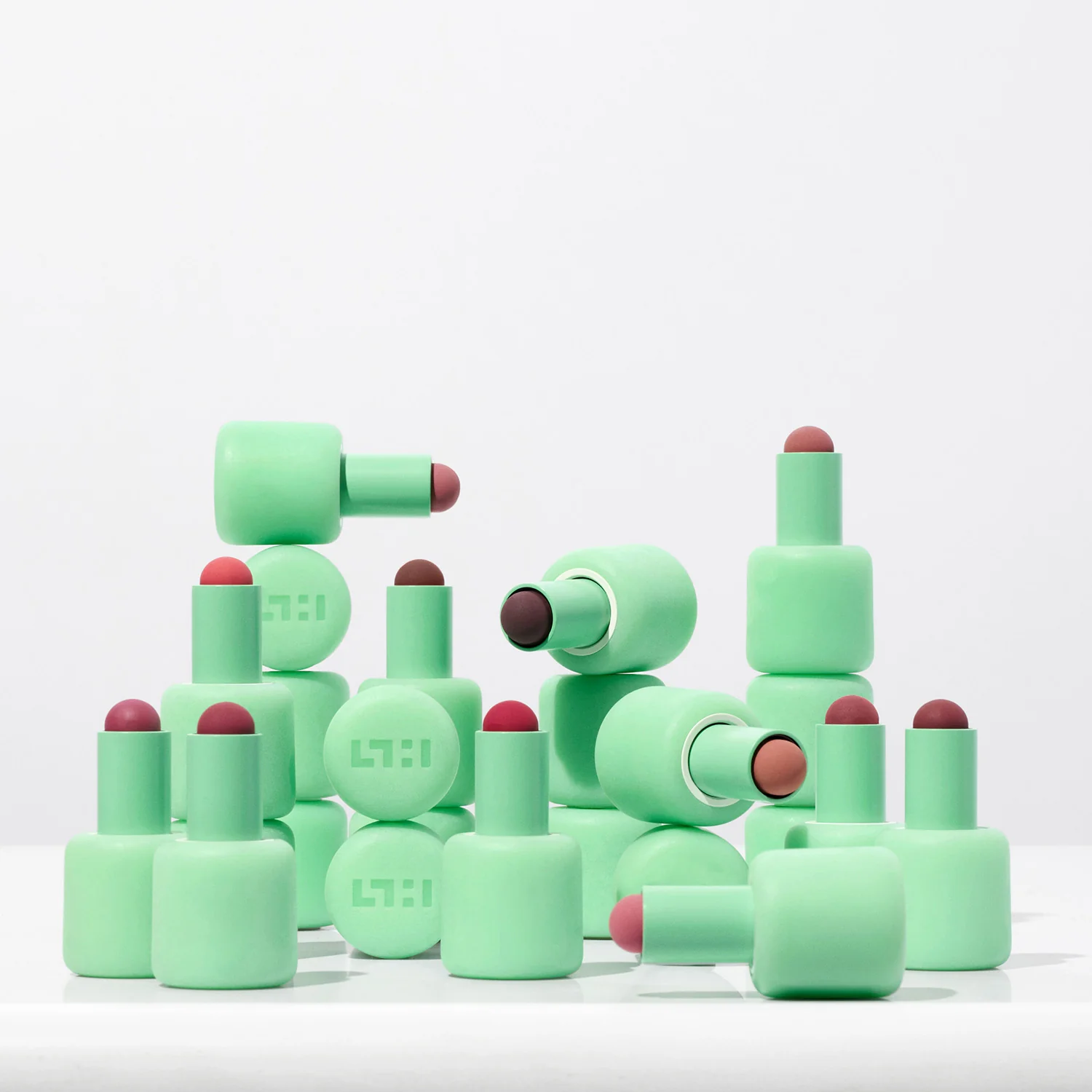 VELVET BLUR Matte Lipstick Balm - Dahlia - Image 9